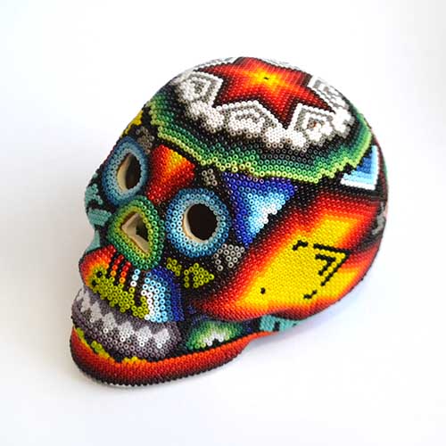 Calavera Huichol de chaquiras - Arte Huichol